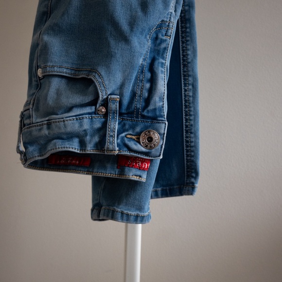 GUESS High Waist Skinny Jeans - Picture 2 of 11
